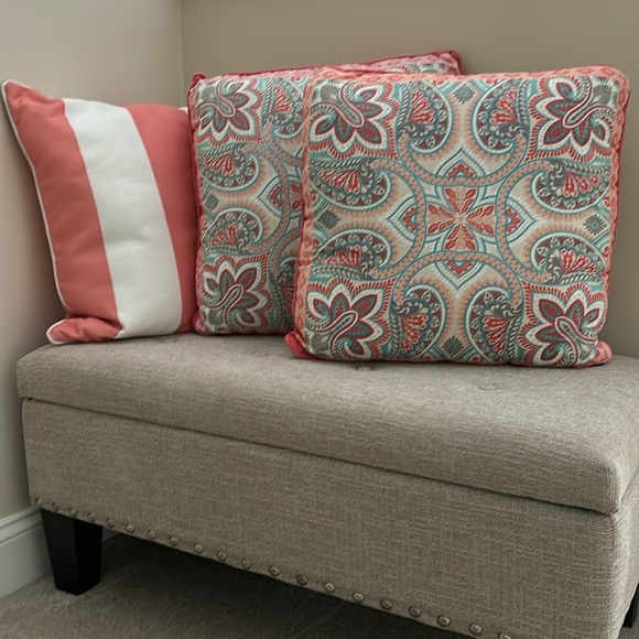 Set of 3 Throw Pillows 20" - Picture 2 of 5